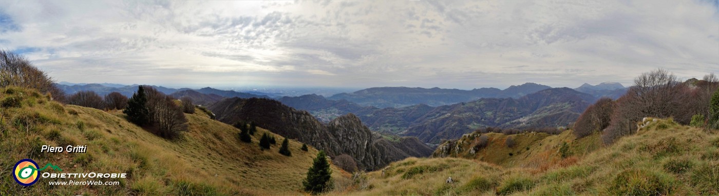 67 Panoramica dalla vetta del Fodone verso sud.jpg